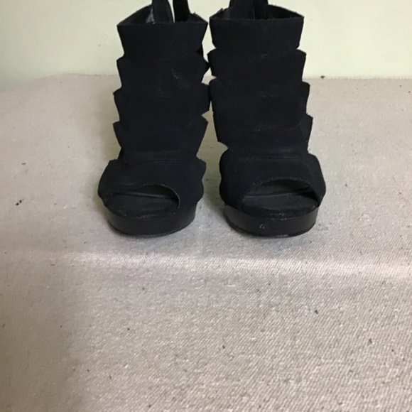 Bongo Women's Black Gladiator 4 in heels Sz. 9 GUC (flaws) - Picture 2 of 8